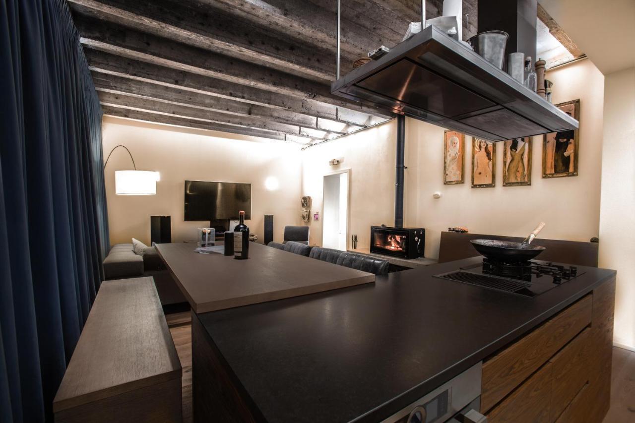 Contemporary Apartment With Fireplace & Terrace Banská Bystrica Buitenkant foto
